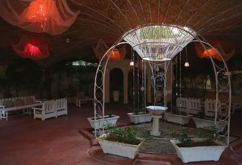 Hotelli Shantie Shakthi Vagator Resort With Swimming Pool