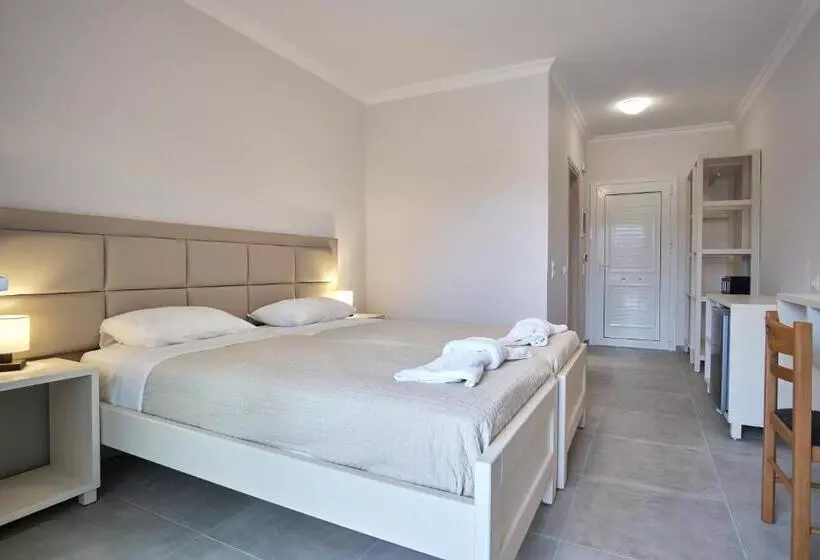 ホテル Sunny Corfu Apartments