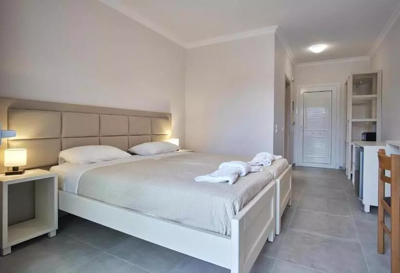 ホテル Sunny Corfu Apartments