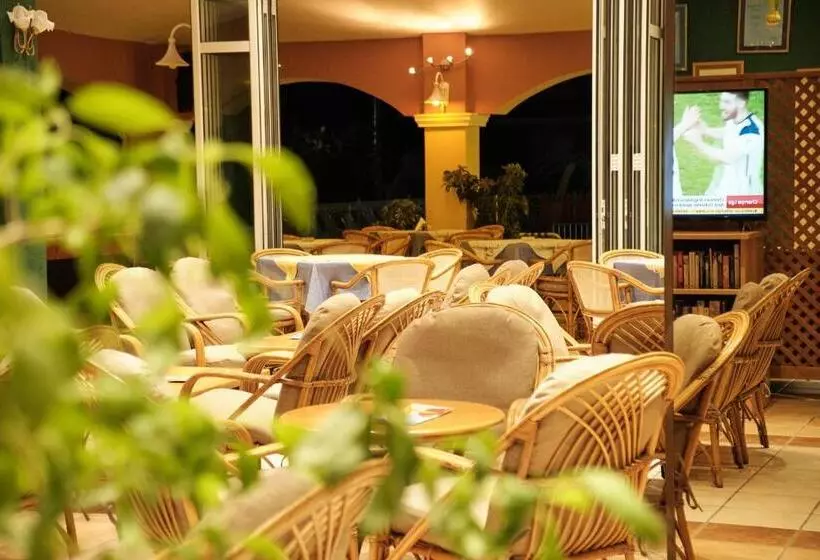 ホテル Sunny Corfu Apartments