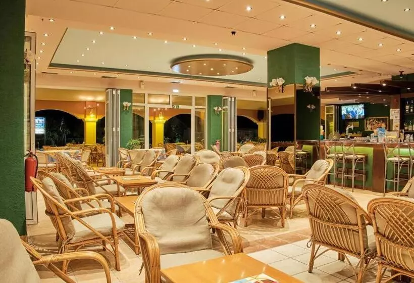 ホテル Sunny Corfu Apartments