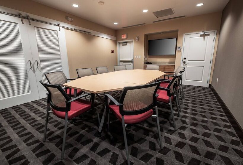 Отель Towneplace Suites By Marriott Toledo Oregon