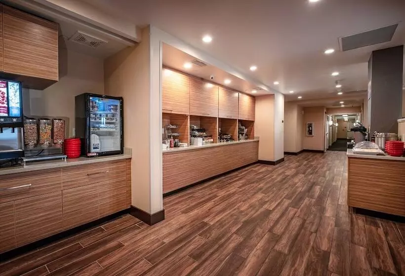 هتل Towneplace Suites By Marriott Toledo Oregon