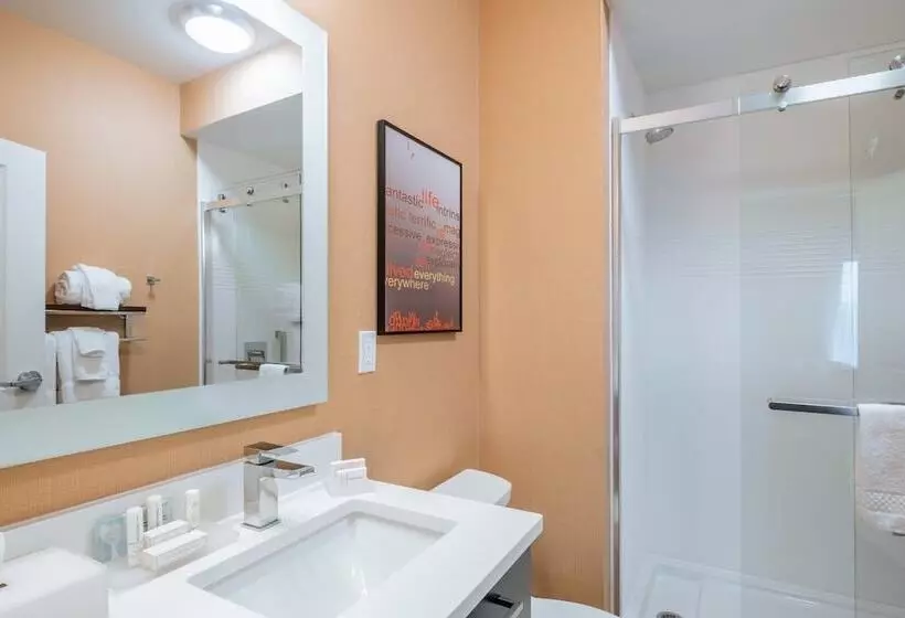 هتل Towneplace Suites By Marriott Toledo Oregon