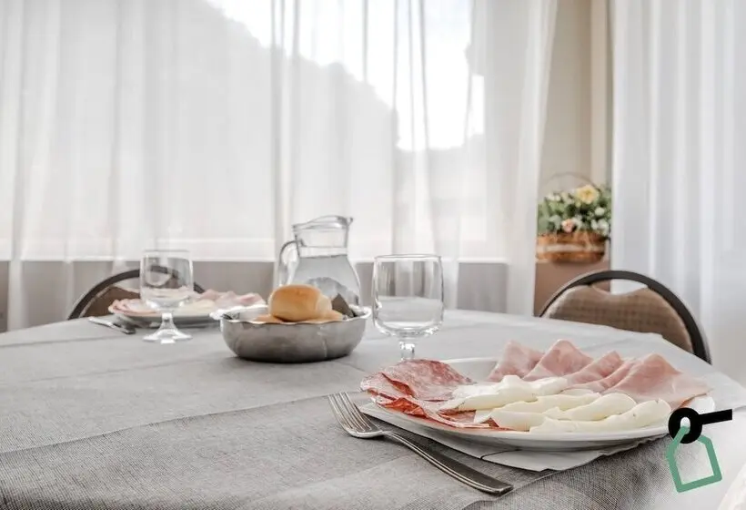 ホテル Hotiday Room Collection   Celle Ligure