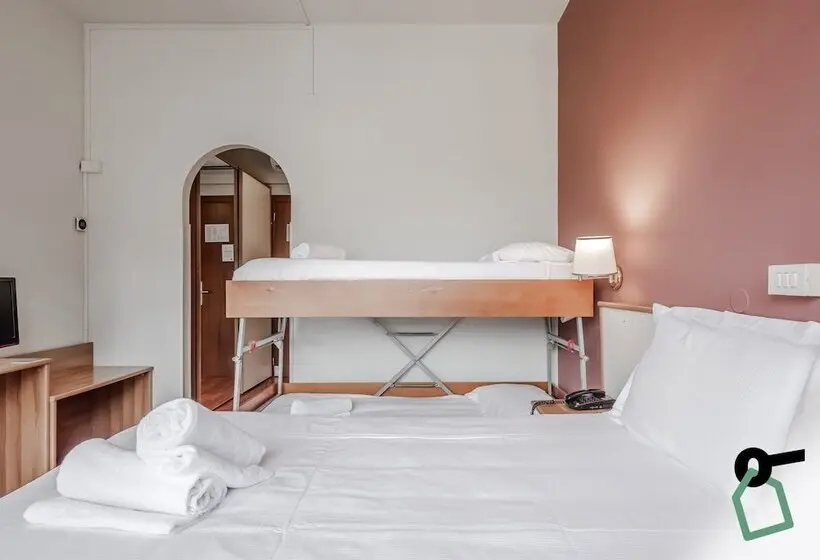 ホテル Hotiday Room Collection   Celle Ligure