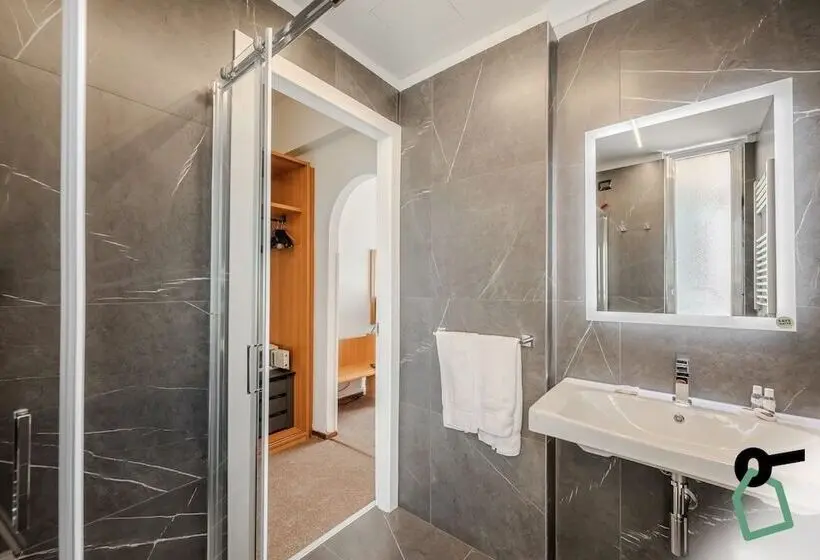 ホテル Hotiday Room Collection   Celle Ligure