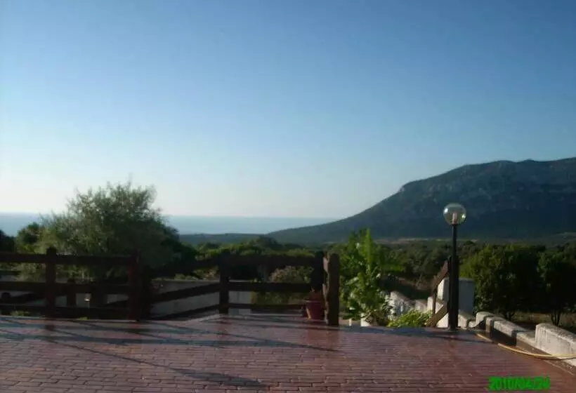 Hotelli Agriturismo Paulesa