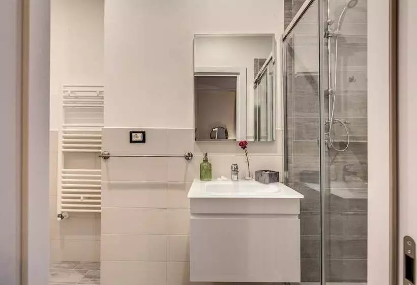 Hotel Aweshomeitaly  Hanging Gardens