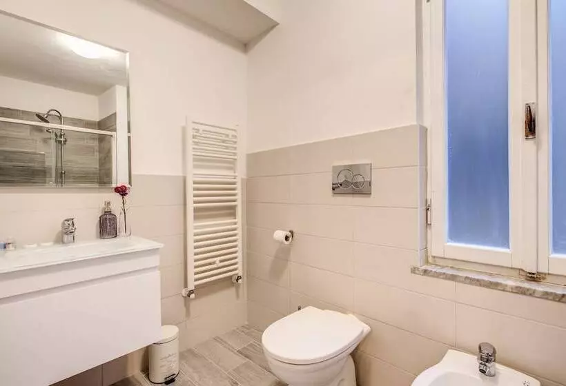 Hotel Aweshomeitaly  Hanging Gardens