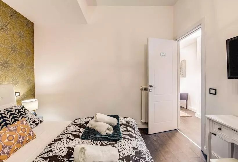 Hotel Aweshomeitaly  Hanging Gardens