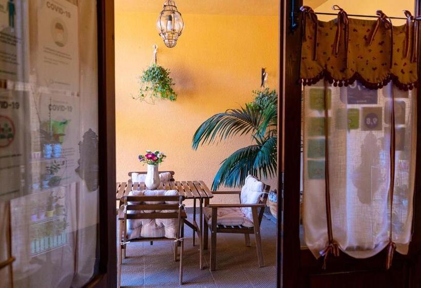 Отель B&b Le Sorelle