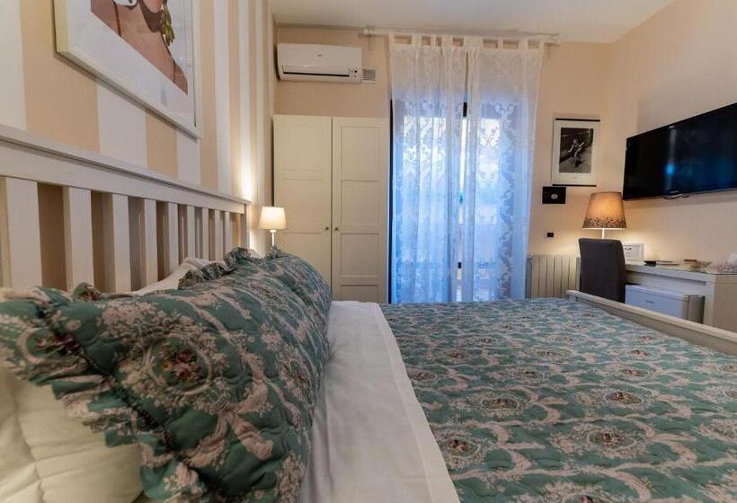 Отель B&b Le Sorelle