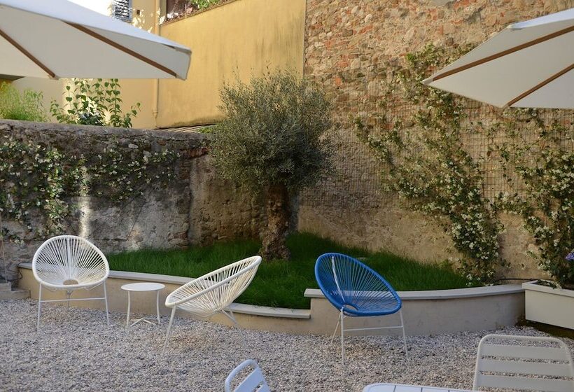 ホテル Dimora 16 Rooms & Garden