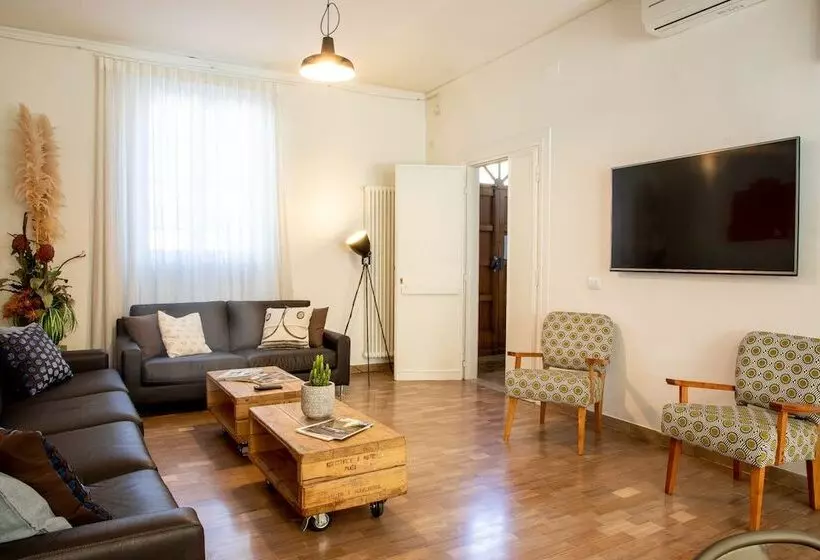 هتل Dimora 16 Rooms & Garden