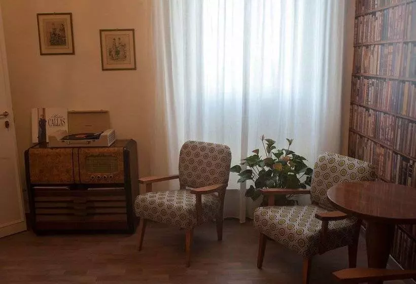 هتل Dimora 16 Rooms & Garden