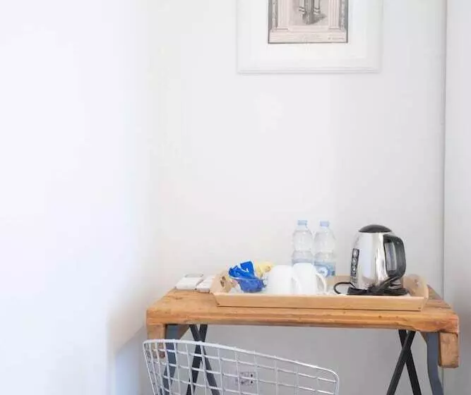 هتل Dimora 16 Rooms & Garden