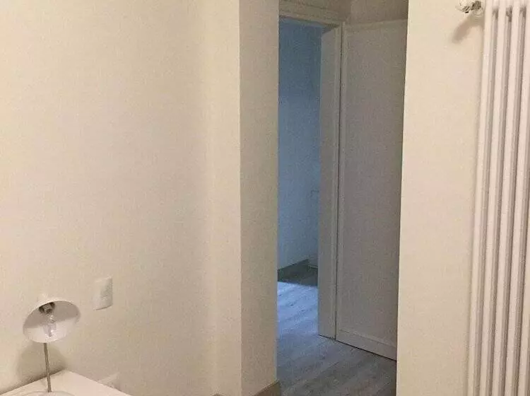 هتل Dimora 16 Rooms & Garden