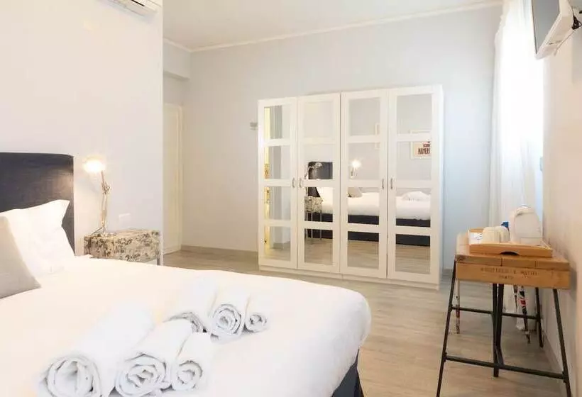 هتل Dimora 16 Rooms & Garden