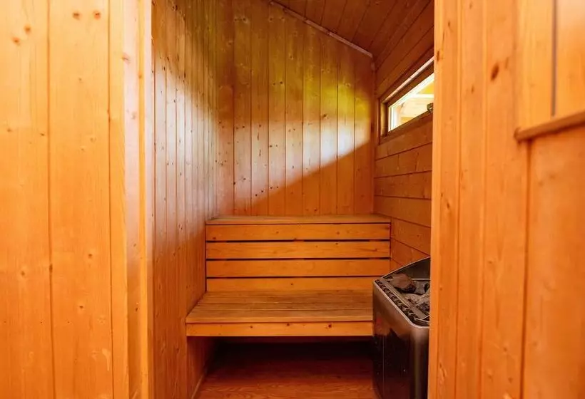 هتل Gladheimar Guest House