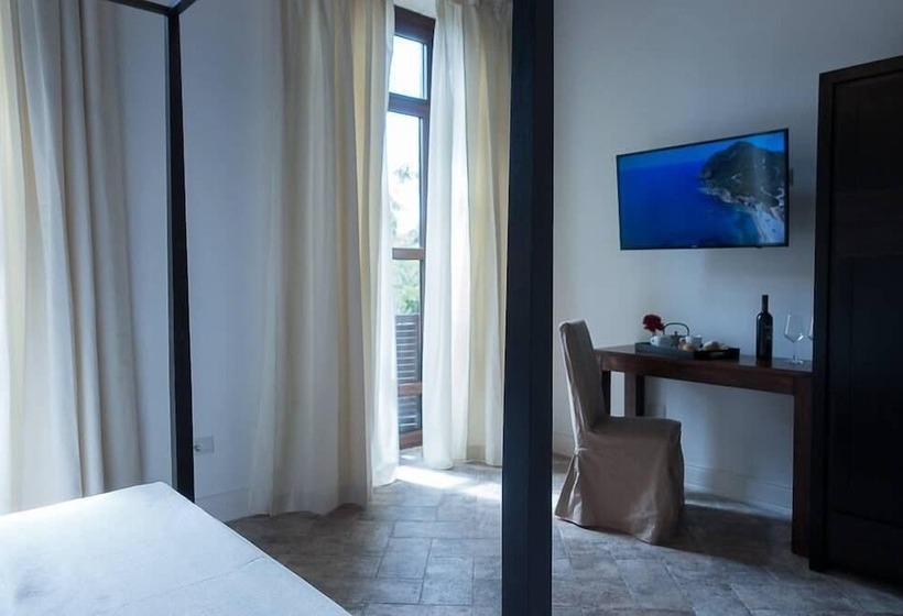 هتل La Residenza Sul Largo