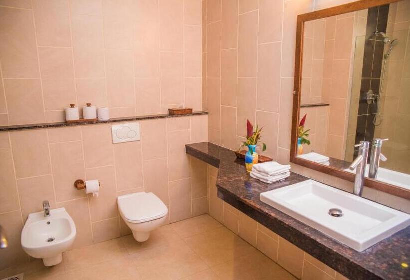 هتل Nyali Beach Holiday Resort