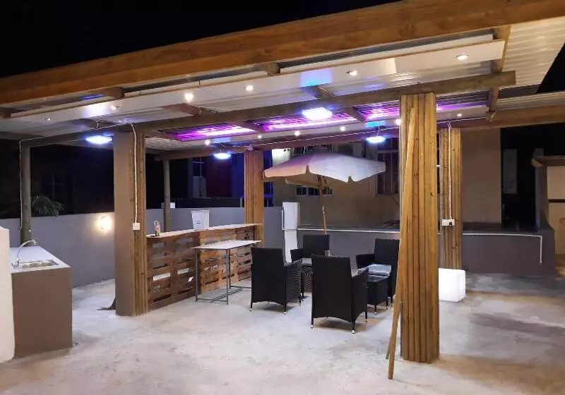 هتل Residence Les Bambous