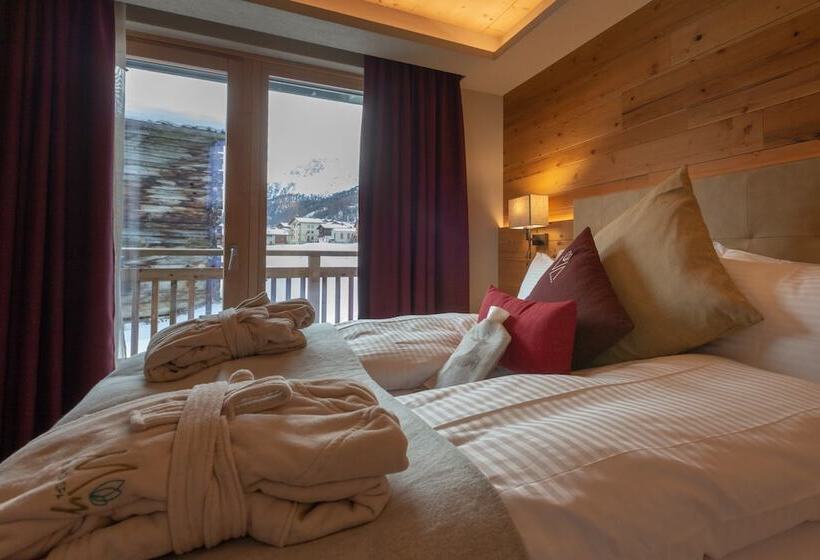 Mont Chalet Nevada Hotel & Spa