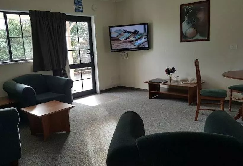 Heritage Highway Motel