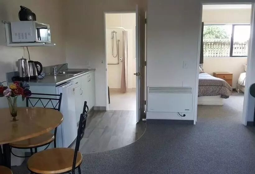 Heritage Highway Motel