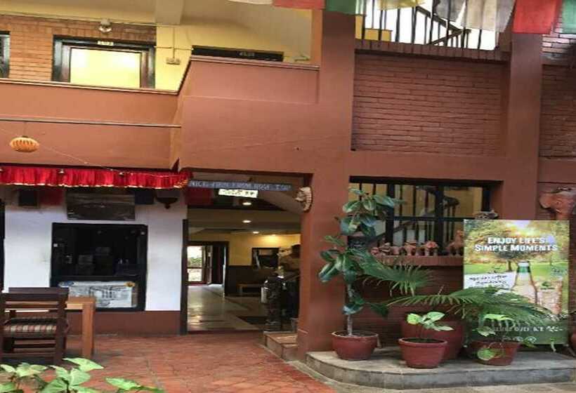 هتل Cafe De Patan