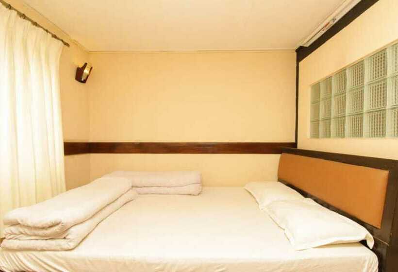 هتل Cafe De Patan