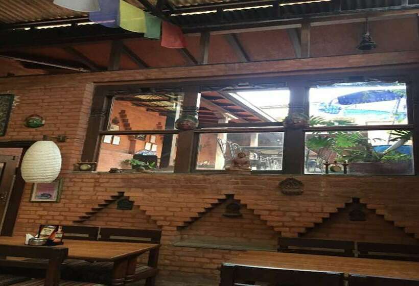 هتل Cafe De Patan