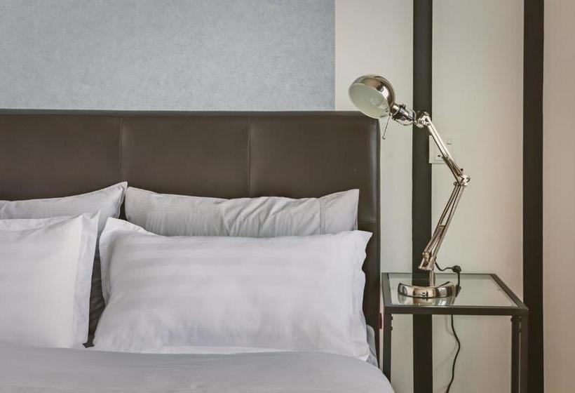 Hotel De Accommodation