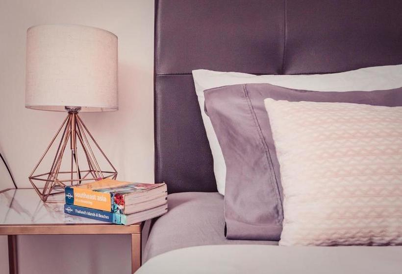 Hotel De Accommodation