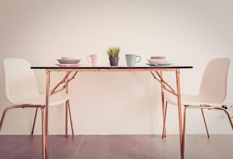 Hotel De Accommodation