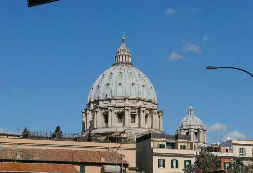 هتل Di Fronte Alla Cupola