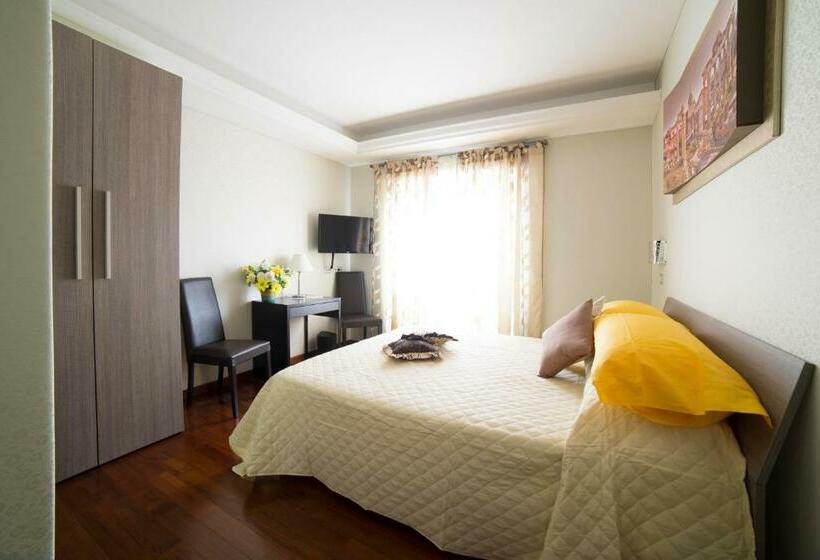 Hotel Di Fronte Alla Cupola