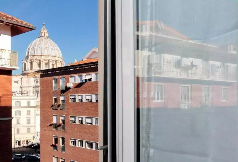 هتل Di Fronte Alla Cupola