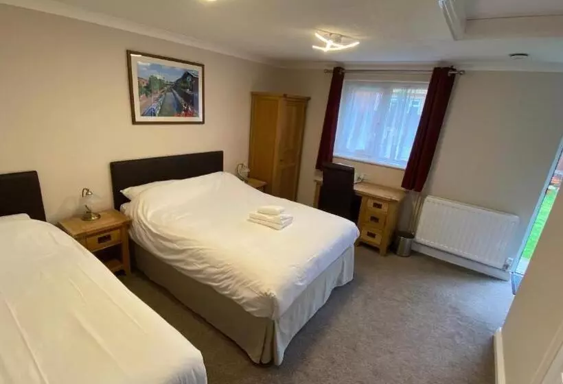 Hotelli Fairlawns Guest House