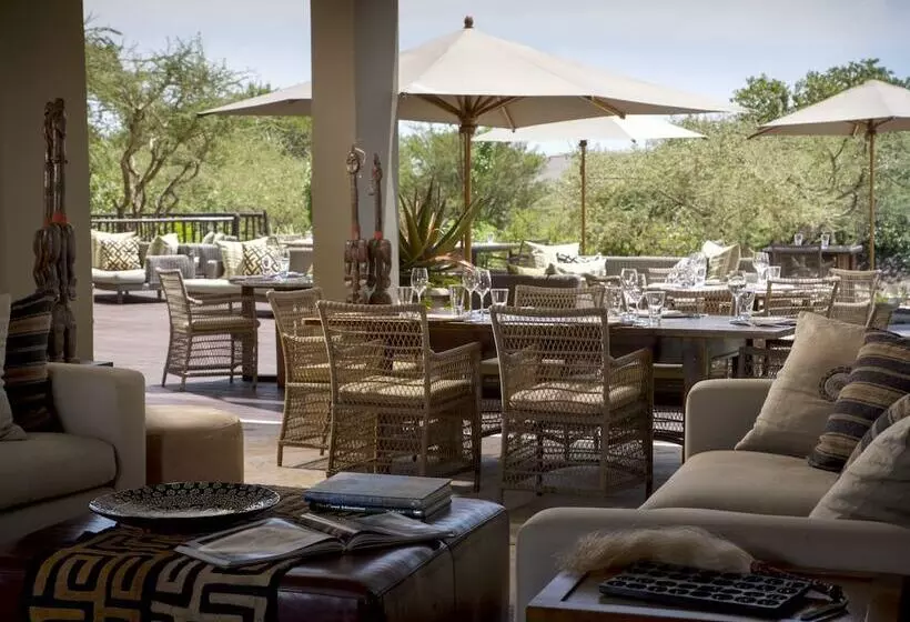 هتل Four Seasons Safari Lodge Serengeti