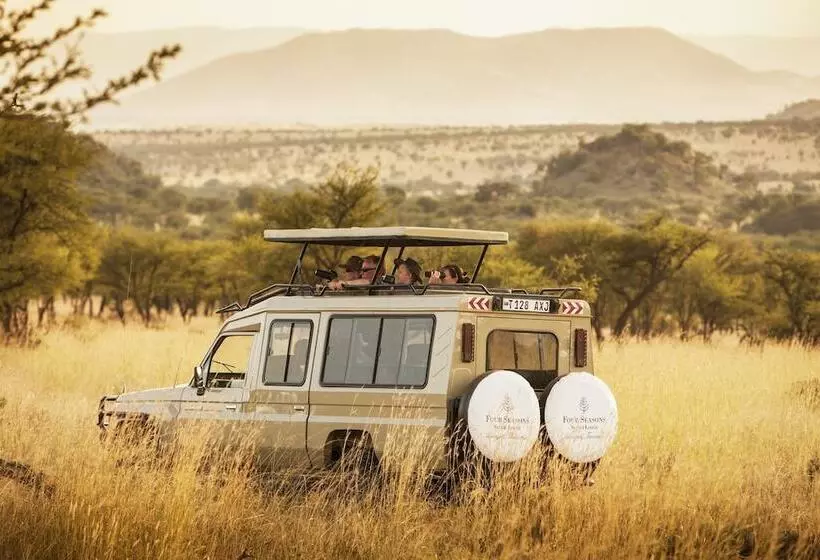 هتل Four Seasons Safari Lodge Serengeti