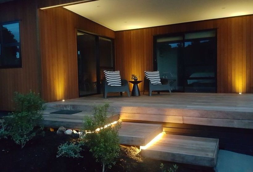 Отель Guesthouse On Queens