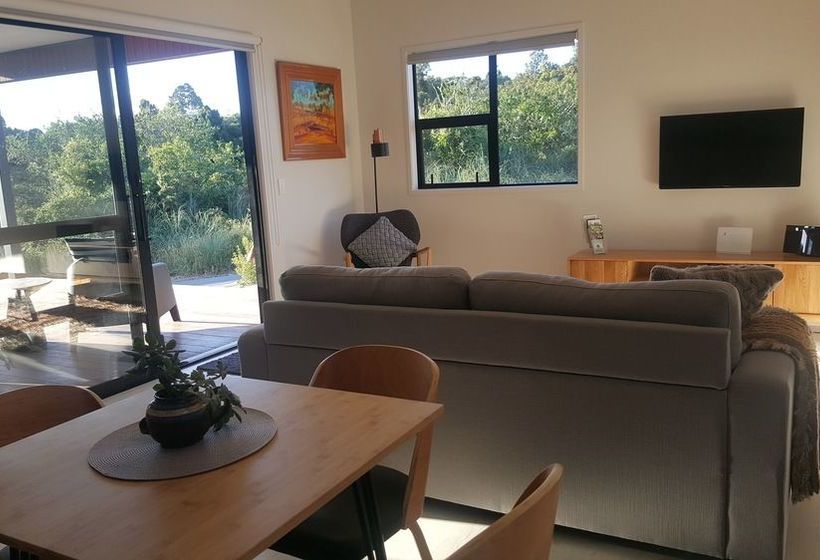 Отель Guesthouse On Queens