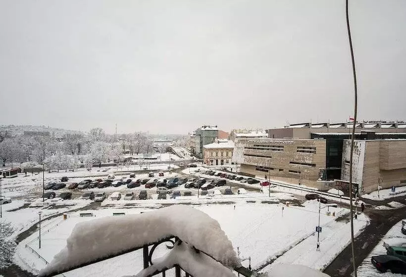 Hotelli Hostel Likehome