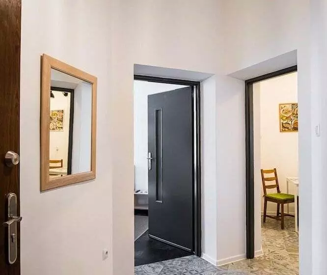 Hotelli Hostel Likehome