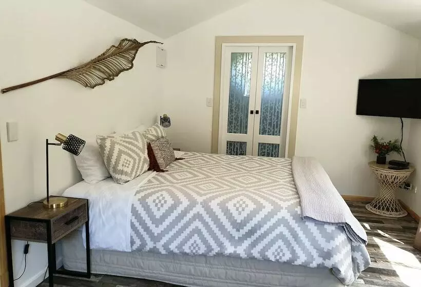 Hotelli Hush Boutique Accommodation