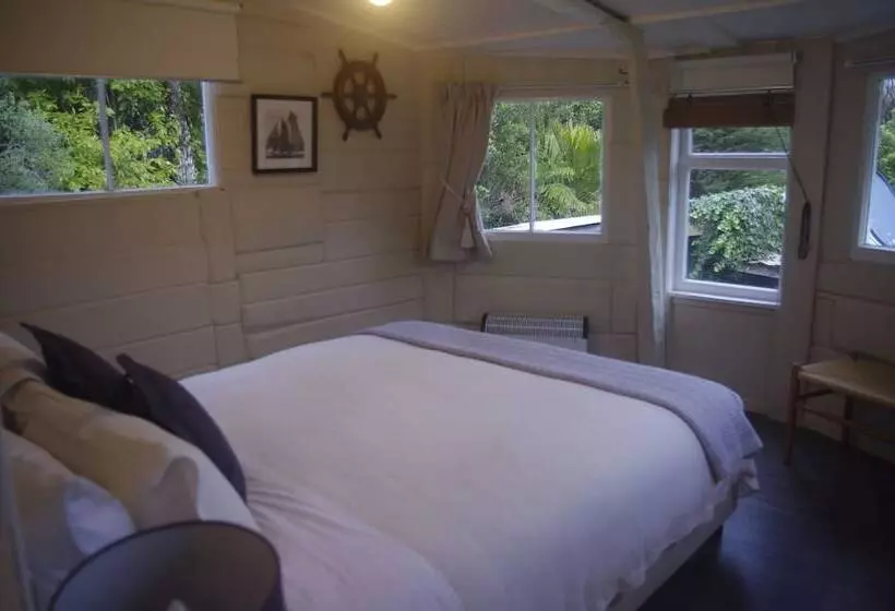 Hotelli Hush Boutique Accommodation