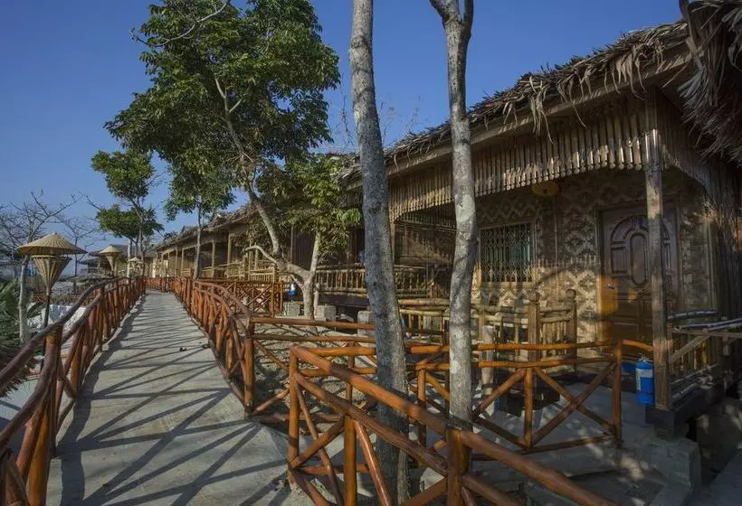 هتل Jl Lodge Ngwe Saung