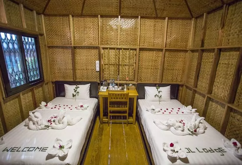 هتل Jl Lodge Ngwe Saung